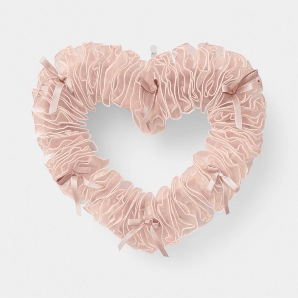 🎀Blush Heart-Shaped Bow Wreath Threshold NWT